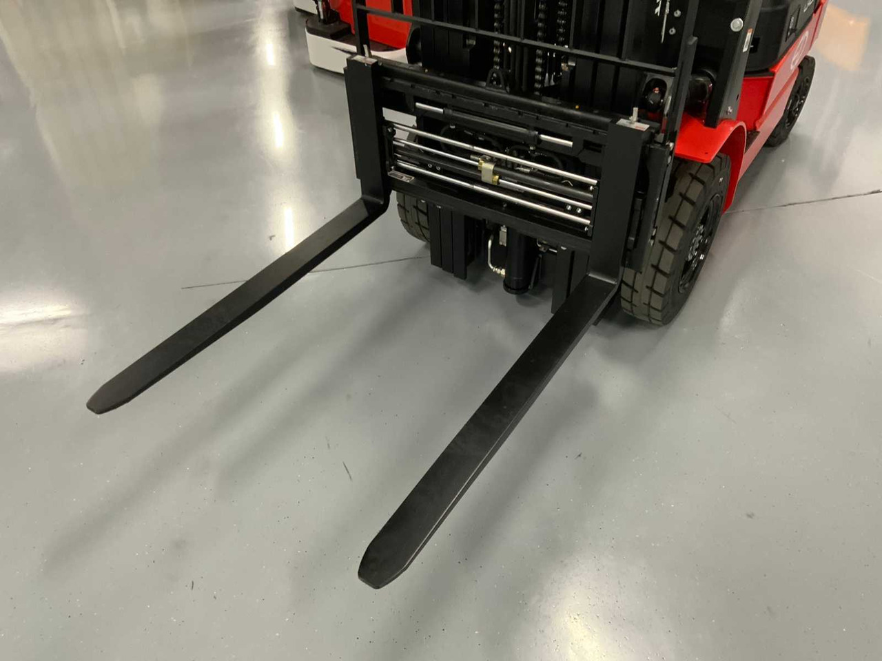 EP - EFL 252 X - FORK POSITIONER, SIDESHIFT, TRIPLEX, FORKLIFT 2025 - Viličar: slika EP - EFL 252 X - FORK POSITIONER, SIDESHIFT, TRIPLEX, FORKLIFT 2025 - Viličar EP - EFL 252 X - FORK POSITIONER, SIDESHIFT, TRIPLEX, FORKLIFT 2025 - Viličar: slika EP - EFL 252 X - FORK POSITIONER, SIDESHIFT, TRIPLEX, FORKLIFT 2025 - Viličar