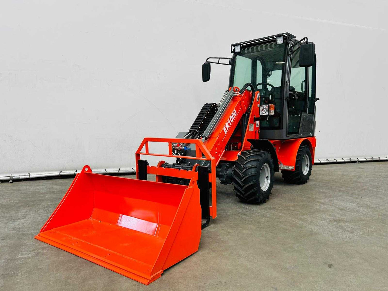 EVERUN - 2025 - ER1000 - TELESCOPIC ARTICULATED WHEEL LOADER KUBOTA EURO5 - Utovarivač na kotačima: slika EVERUN - 2025 - ER1000 - TELESCOPIC ARTICULATED WHEEL LOADER KUBOTA EURO5 - Utovarivač na kotačima EVERUN - 2025 - ER1000 - TELESCOPIC ARTICULATED WHEEL LOADER KUBOTA EURO5 - Utovarivač na kotačima: slika EVERUN - 2025 - ER1000 - TELESCOPIC ARTICULATED WHEEL LOADER KUBOTA EURO5 - Utovarivač na kotačima