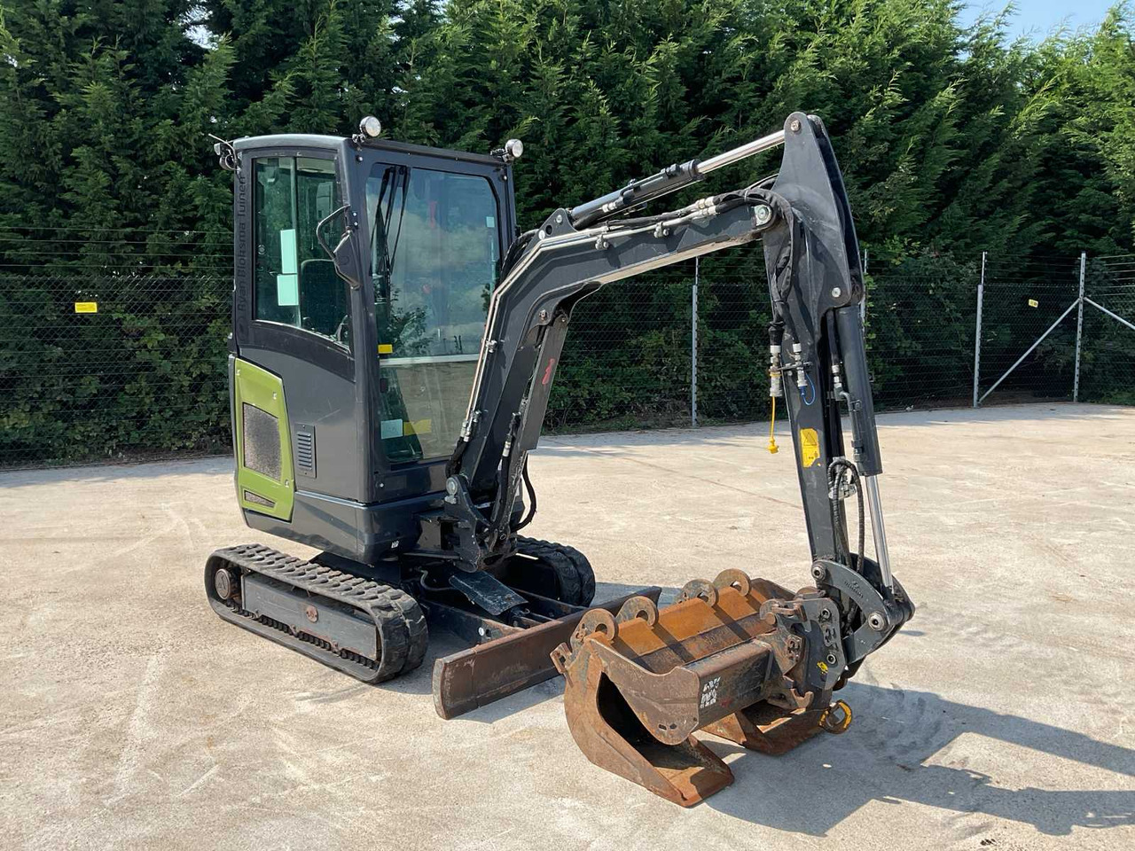 Eurocomach 22SR - Mini bager: slika Eurocomach 22SR - Mini bager Eurocomach 22SR - Mini bager: slika Eurocomach 22SR - Mini bager