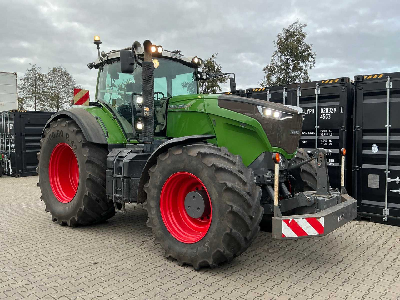 FENDT 934 VARIO ALL-WHEEL DRIVE AGRICULTURAL TRACTOR - Traktor: slika FENDT 934 VARIO ALL-WHEEL DRIVE AGRICULTURAL TRACTOR - Traktor FENDT 934 VARIO ALL-WHEEL DRIVE AGRICULTURAL TRACTOR - Traktor: slika FENDT 934 VARIO ALL-WHEEL DRIVE AGRICULTURAL TRACTOR - Traktor