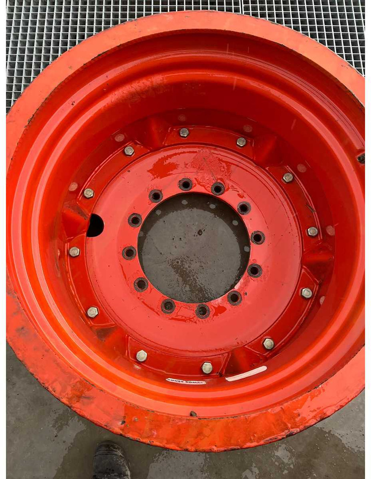 Gume i felge za Traktor Fendt 800/900: slika Gume i felge za Traktor Fendt 800/900