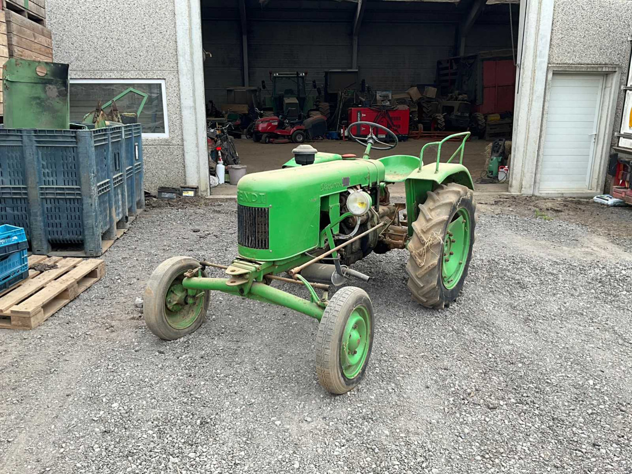 Fendt F12HL - Traktor: slika Fendt F12HL - Traktor Fendt F12HL - Traktor: slika Fendt F12HL - Traktor