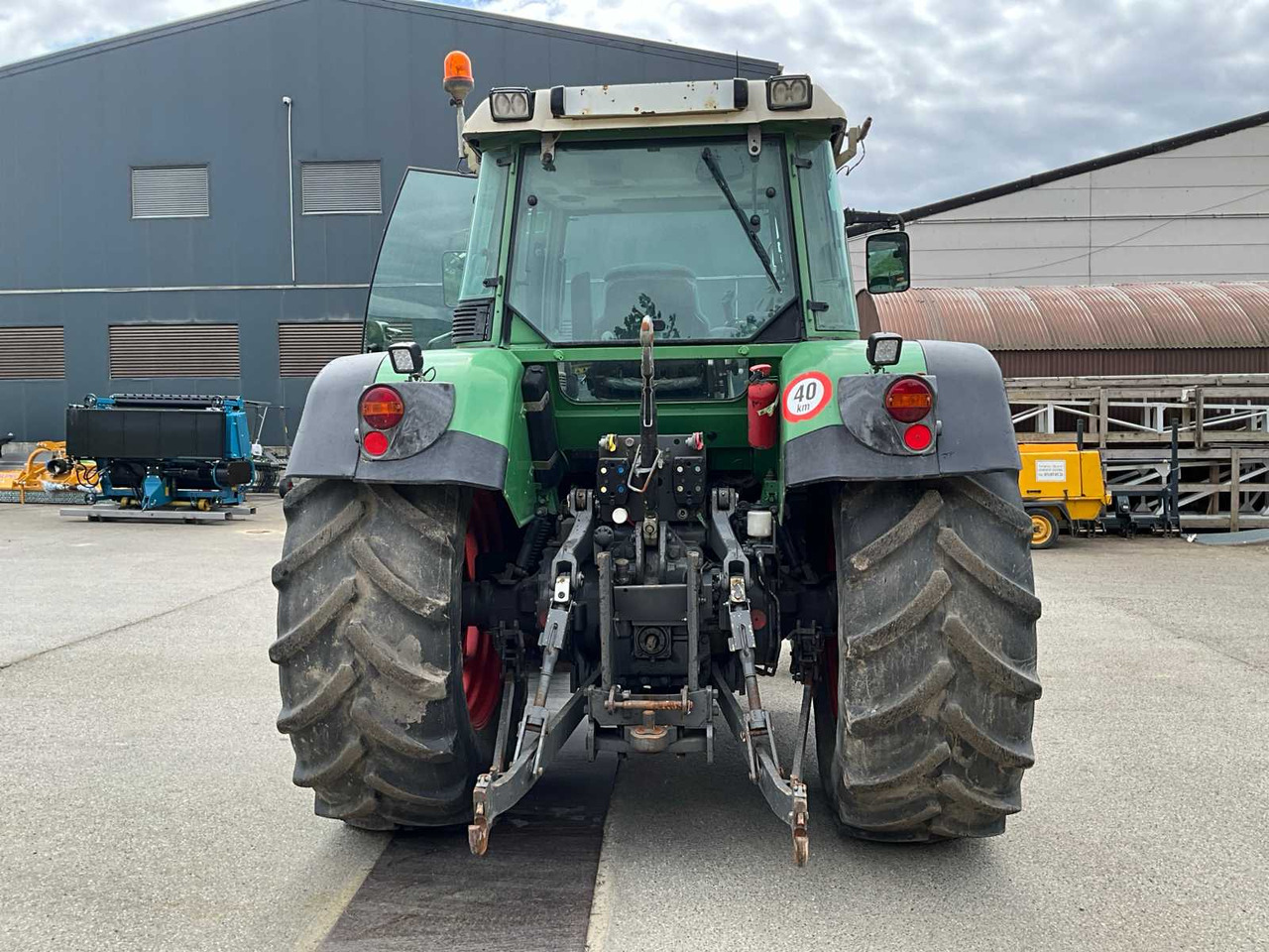 Fendt FENDT 716 Vario - Traktor: slika Fendt FENDT 716 Vario - Traktor Fendt FENDT 716 Vario - Traktor: slika Fendt FENDT 716 Vario - Traktor