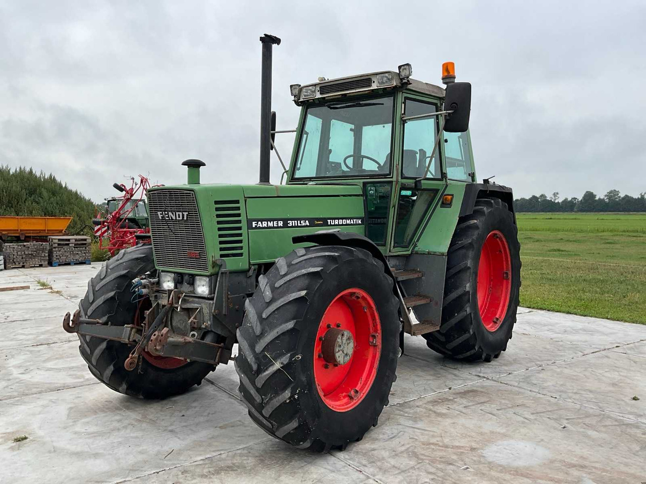 Fendt Farmer 312 LSA - Traktor: slika Fendt Farmer 312 LSA - Traktor Fendt Farmer 312 LSA - Traktor: slika Fendt Farmer 312 LSA - Traktor
