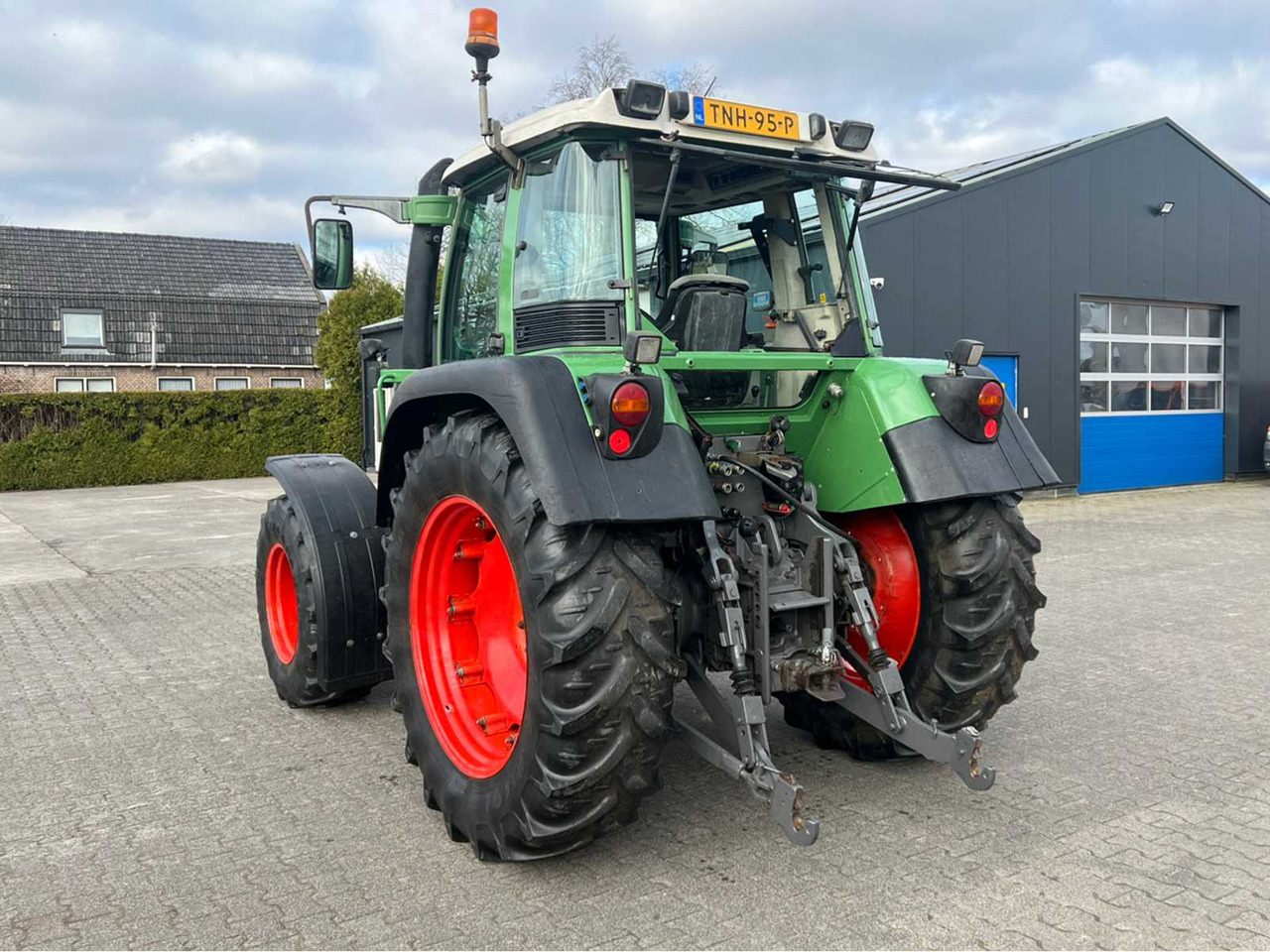 Fendt Farmer 410 - Traktor: slika Fendt Farmer 410 - Traktor Fendt Farmer 410 - Traktor: slika Fendt Farmer 410 - Traktor