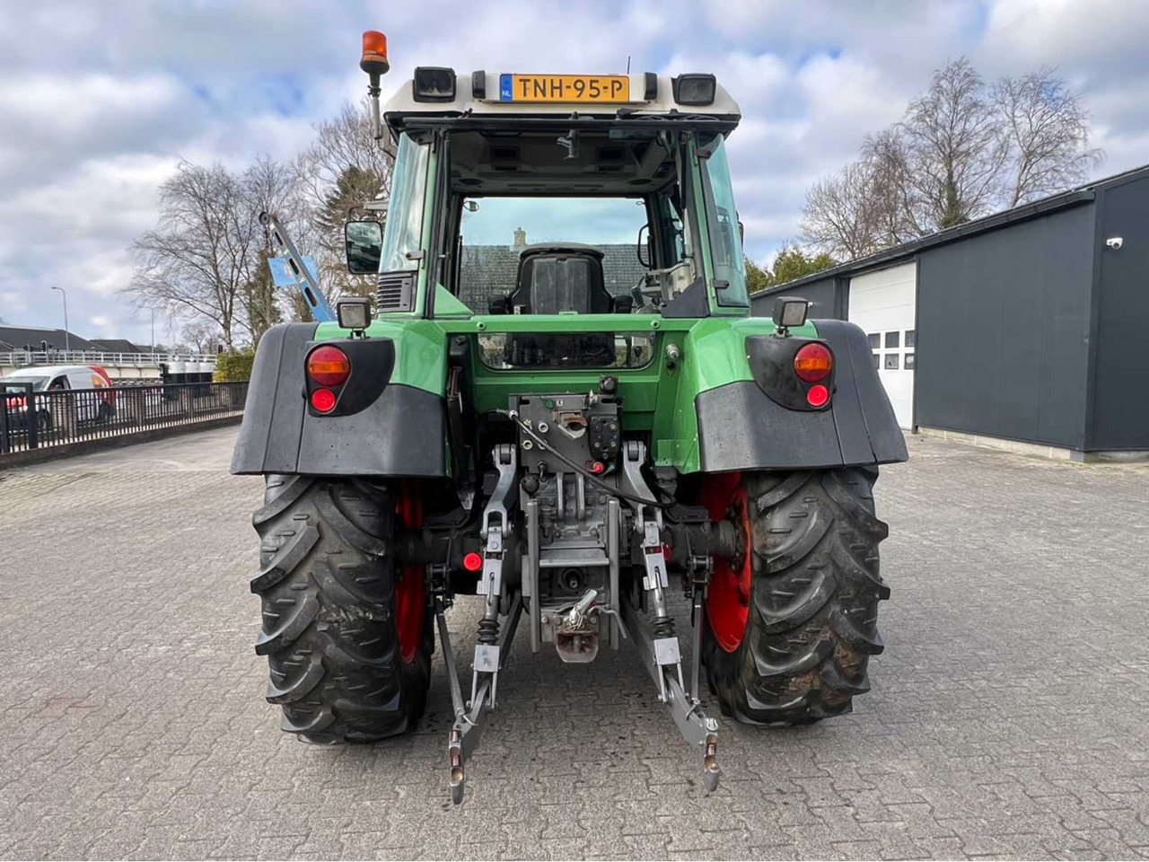 Fendt Farmer 410 - Traktor: slika Fendt Farmer 410 - Traktor Fendt Farmer 410 - Traktor: slika Fendt Farmer 410 - Traktor