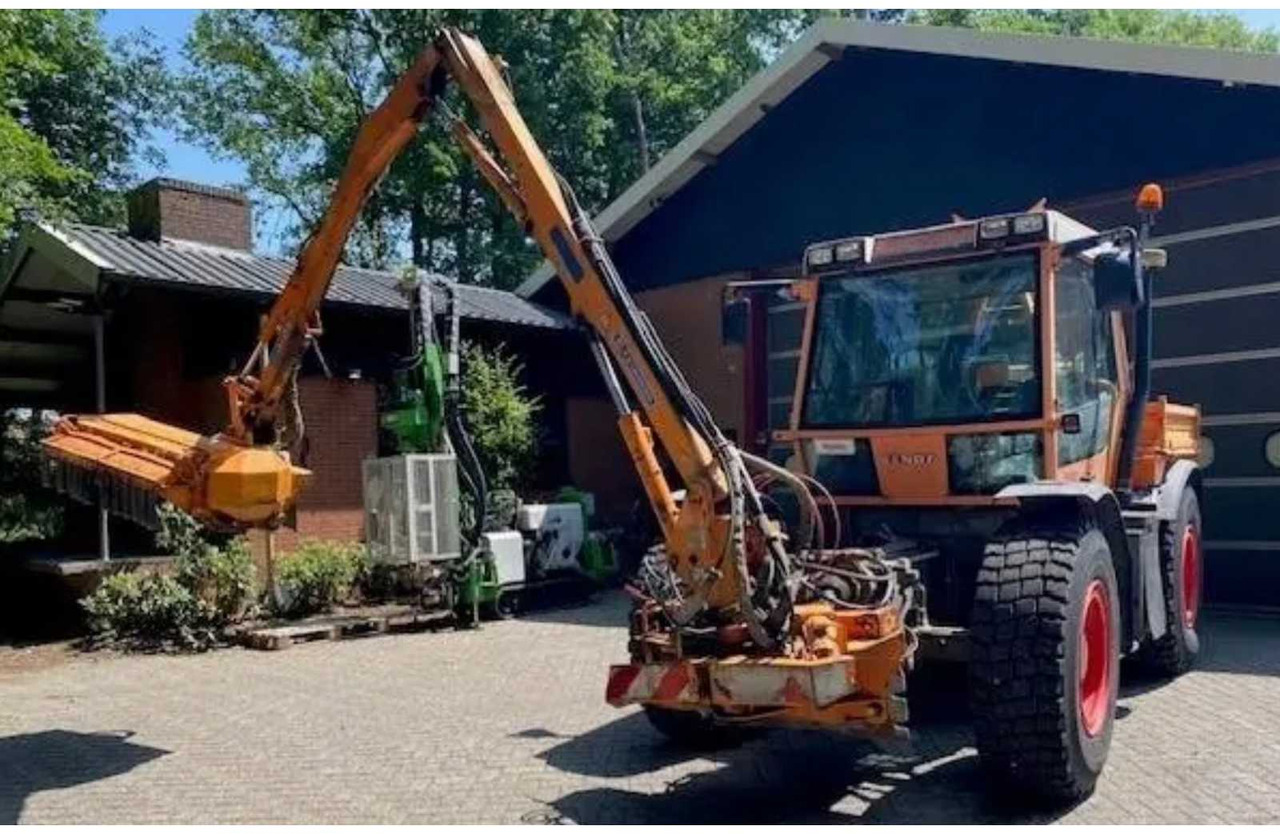 Fendt Xylon 524 4x4 - Traktor: slika Fendt Xylon 524 4x4 - Traktor Fendt Xylon 524 4x4 - Traktor: slika Fendt Xylon 524 4x4 - Traktor