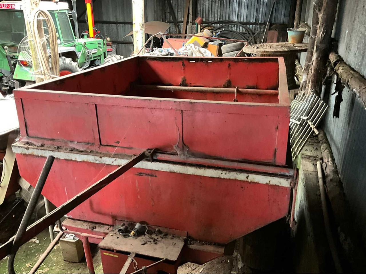 Fertilizer Seeder - Oprema za sijanje: slika  Fertilizer Seeder - Oprema za sijanje Fertilizer Seeder - Oprema za sijanje: slika  Fertilizer Seeder - Oprema za sijanje