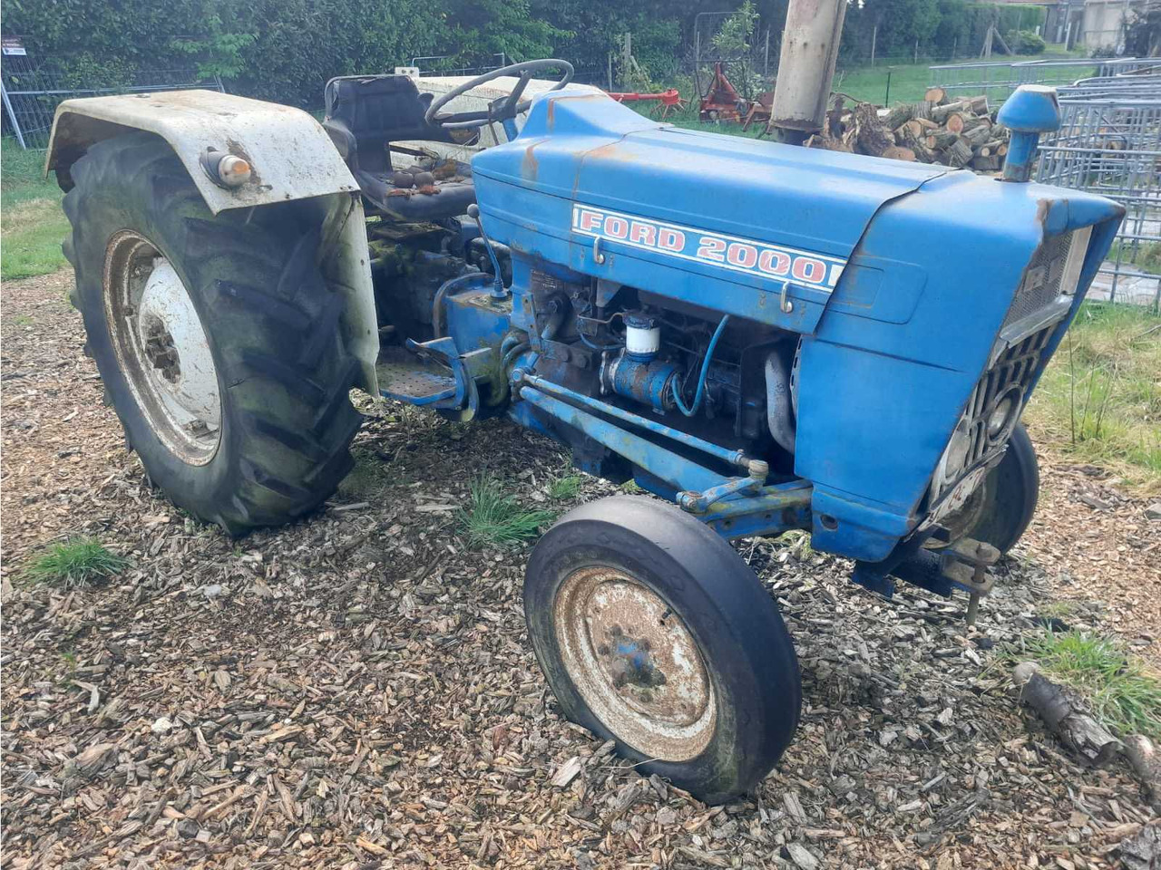 Ford 2000 - Traktor: slika Ford 2000 - Traktor Ford 2000 - Traktor: slika Ford 2000 - Traktor
