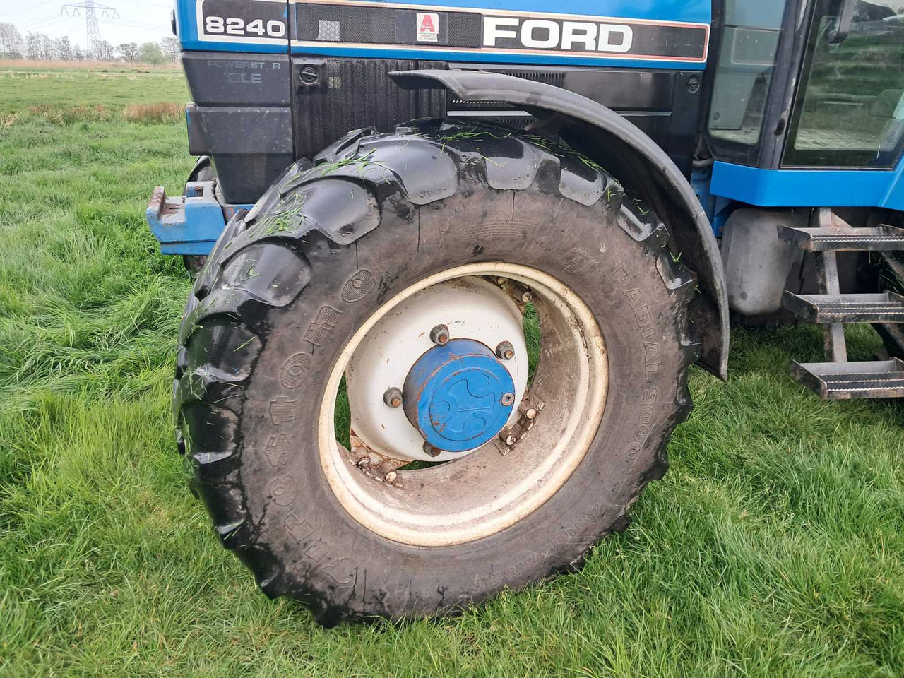 Traktor Ford: slika Traktor Ford