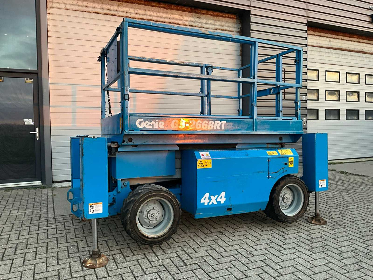 Genie GS-2668 - Podizna platforma: slika Genie GS-2668 - Podizna platforma Genie GS-2668 - Podizna platforma: slika Genie GS-2668 - Podizna platforma