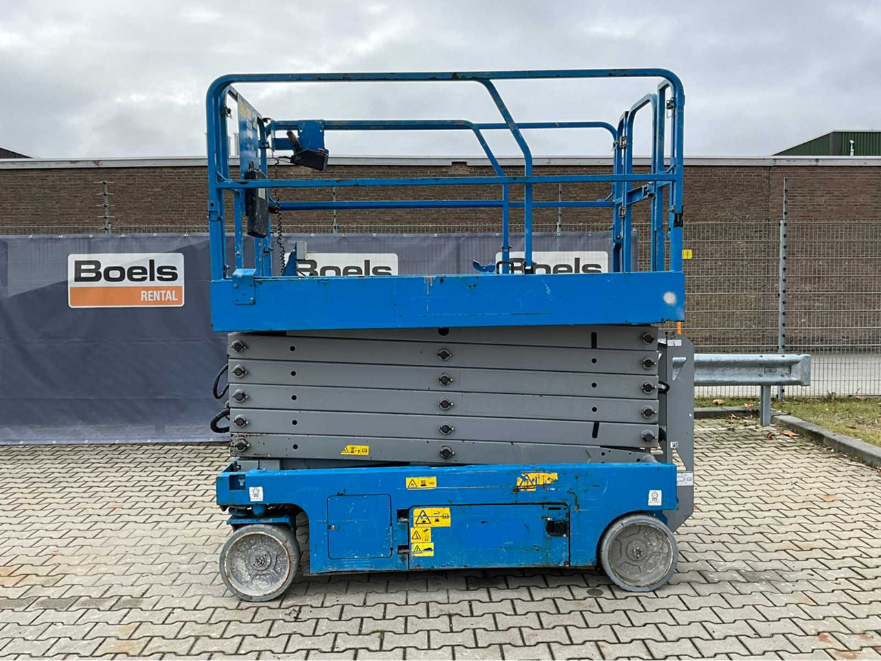 Genie GS-4047 - Podizna platforma: slika Genie GS-4047 - Podizna platforma Genie GS-4047 - Podizna platforma: slika Genie GS-4047 - Podizna platforma