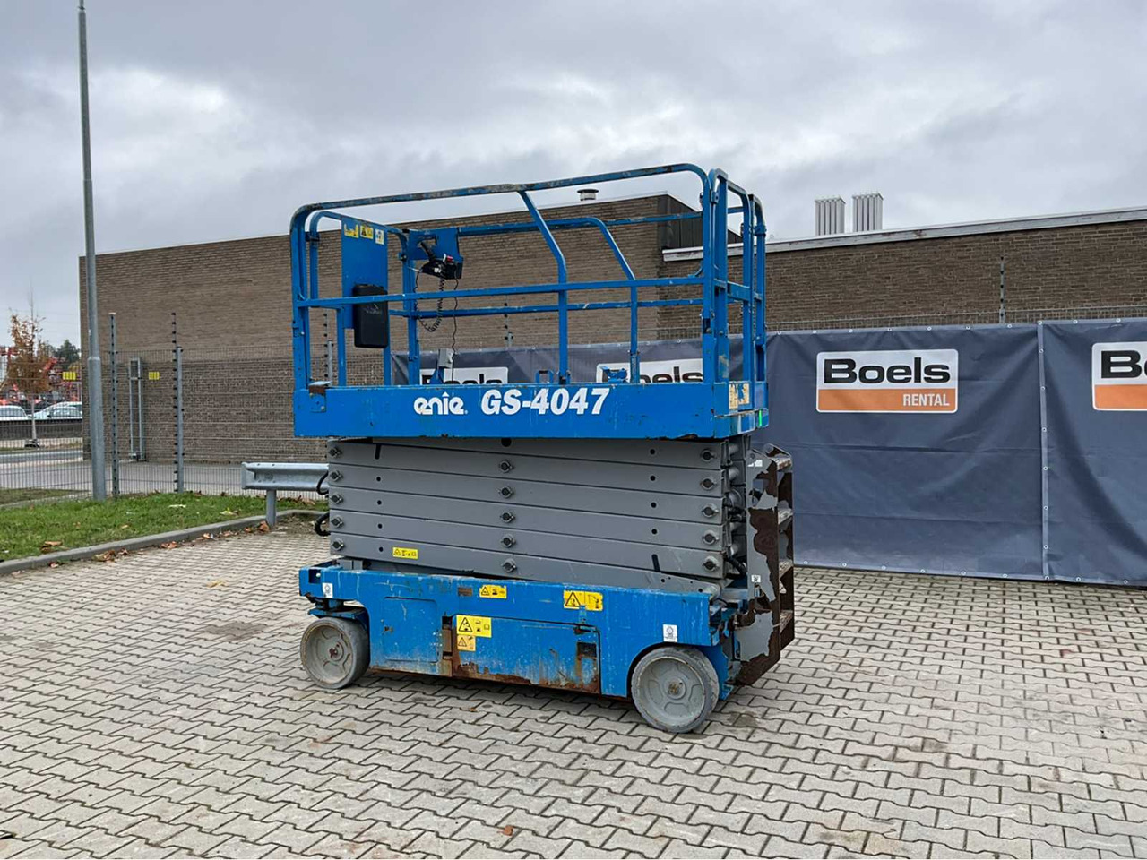 Genie GS-4047 - Podizna platforma: slika Genie GS-4047 - Podizna platforma Genie GS-4047 - Podizna platforma: slika Genie GS-4047 - Podizna platforma