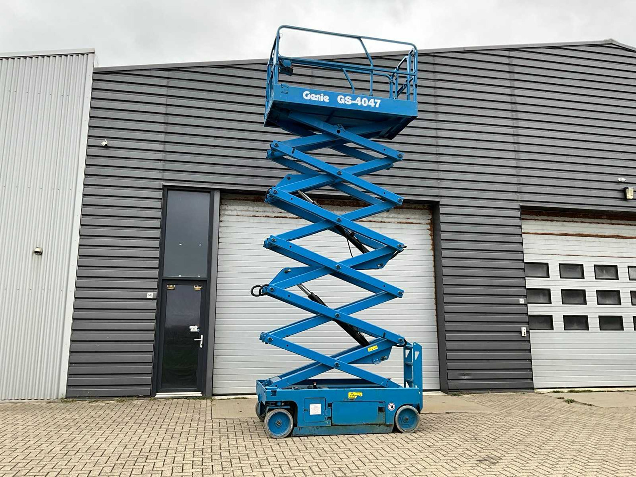 Genie GS-4047 - Podizna platforma: slika Genie GS-4047 - Podizna platforma Genie GS-4047 - Podizna platforma: slika Genie GS-4047 - Podizna platforma