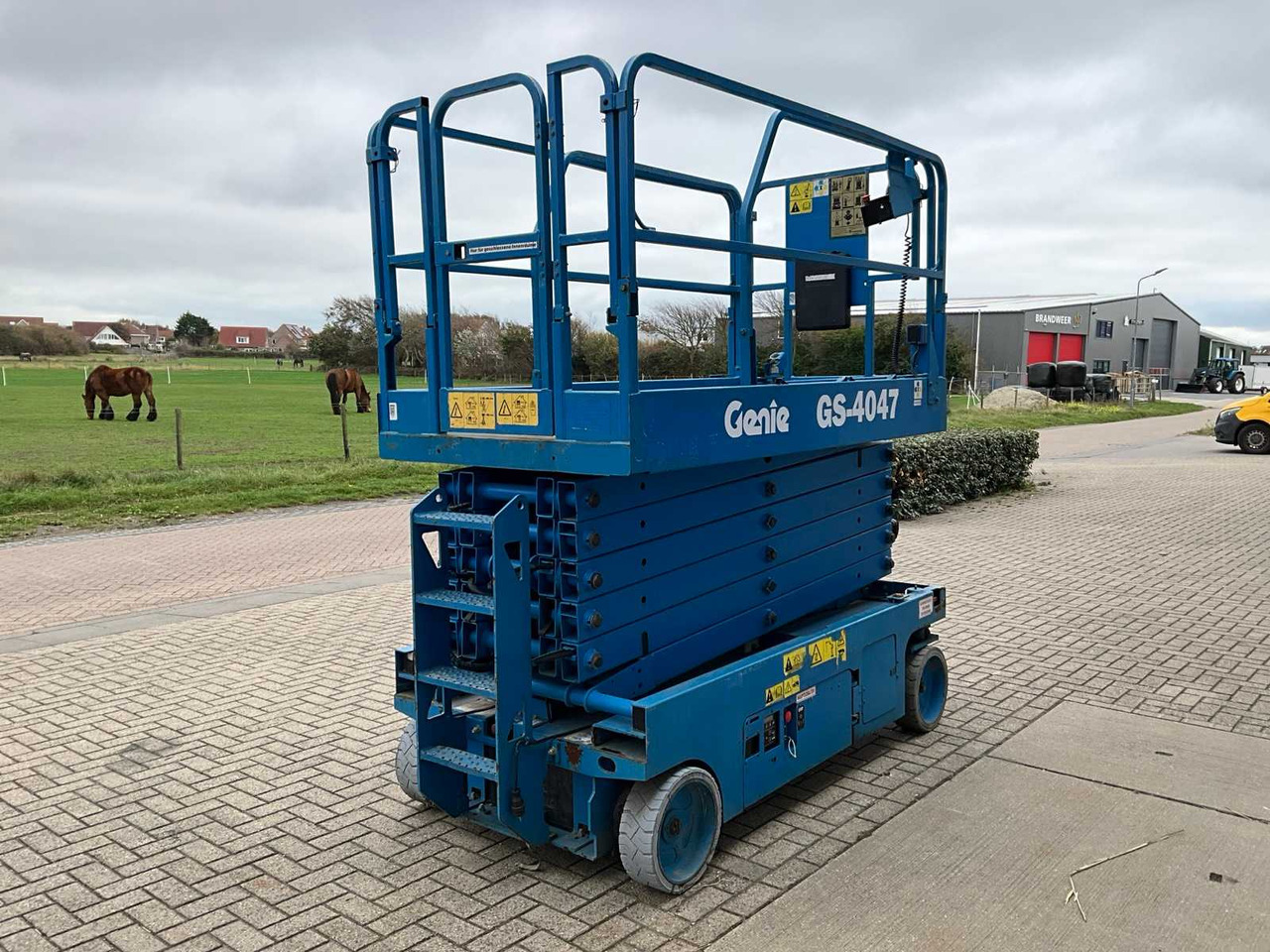 Genie GS-4047 - Podizna platforma: slika Genie GS-4047 - Podizna platforma Genie GS-4047 - Podizna platforma: slika Genie GS-4047 - Podizna platforma