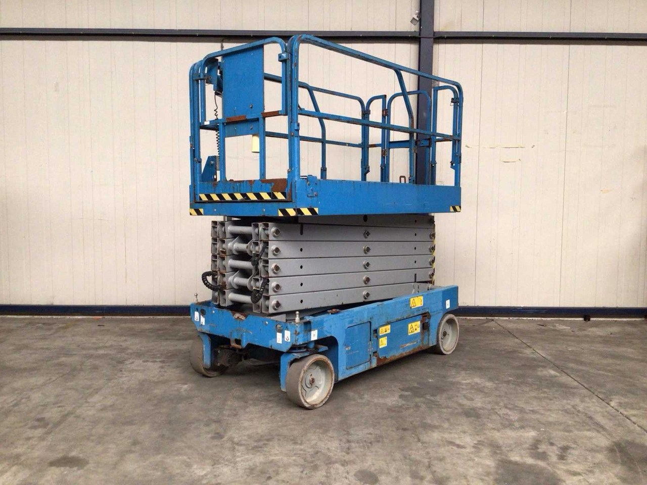Genie GS4047 - Podizna platforma: slika Genie GS4047 - Podizna platforma Genie GS4047 - Podizna platforma: slika Genie GS4047 - Podizna platforma