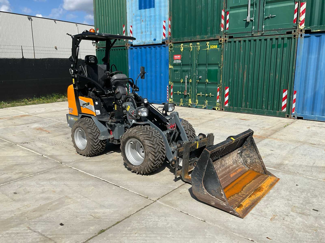 Giant G1500 X-TRA - Utovarivač na kotačima: slika Giant G1500 X-TRA - Utovarivač na kotačima Giant G1500 X-TRA - Utovarivač na kotačima: slika Giant G1500 X-TRA - Utovarivač na kotačima