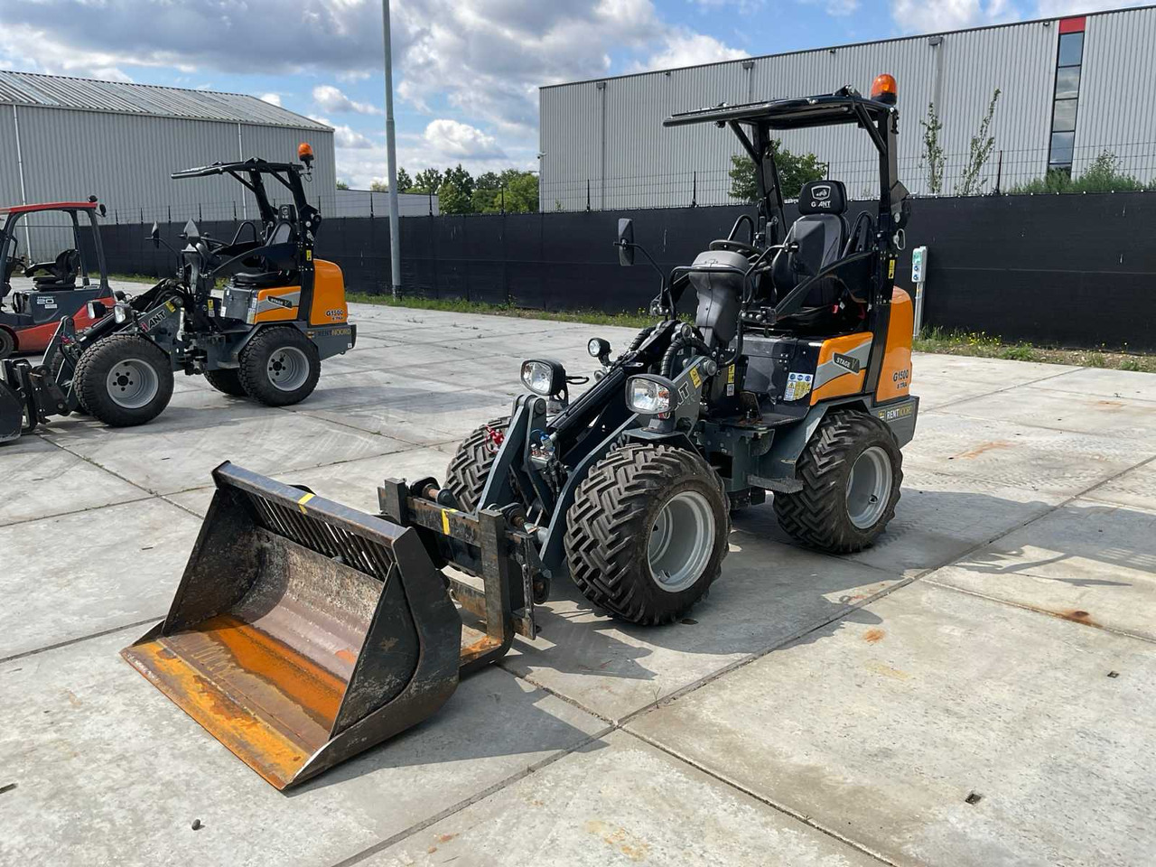 Giant G1500 X-TRA - Utovarivač na kotačima: slika Giant G1500 X-TRA - Utovarivač na kotačima Giant G1500 X-TRA - Utovarivač na kotačima: slika Giant G1500 X-TRA - Utovarivač na kotačima