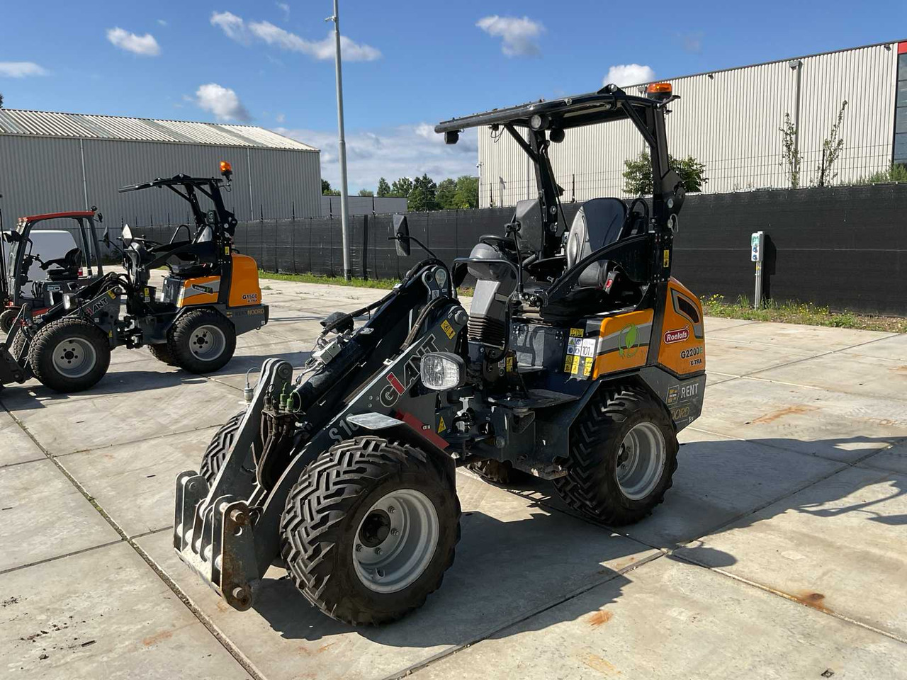 Giant G2200E X-TRA - Utovarivač na kotačima: slika Giant G2200E X-TRA - Utovarivač na kotačima Giant G2200E X-TRA - Utovarivač na kotačima: slika Giant G2200E X-TRA - Utovarivač na kotačima