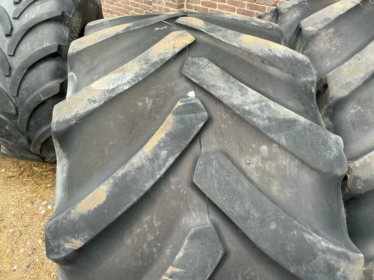 Goodyear Optitrac DT 824 - Gume i felge za Traktor: slika Goodyear Optitrac DT 824 - Gume i felge za Traktor Goodyear Optitrac DT 824 - Gume i felge za Traktor: slika Goodyear Optitrac DT 824 - Gume i felge za Traktor