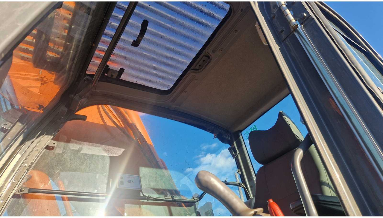 Bager HITACHI - ZAXIS 225 - TRACKED EXCAVATOR - 2006: slika Bager HITACHI - ZAXIS 225 - TRACKED EXCAVATOR - 2006