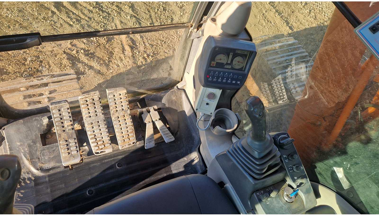 Bager HITACHI - ZAXIS 225 - TRACKED EXCAVATOR - 2006: slika Bager HITACHI - ZAXIS 225 - TRACKED EXCAVATOR - 2006