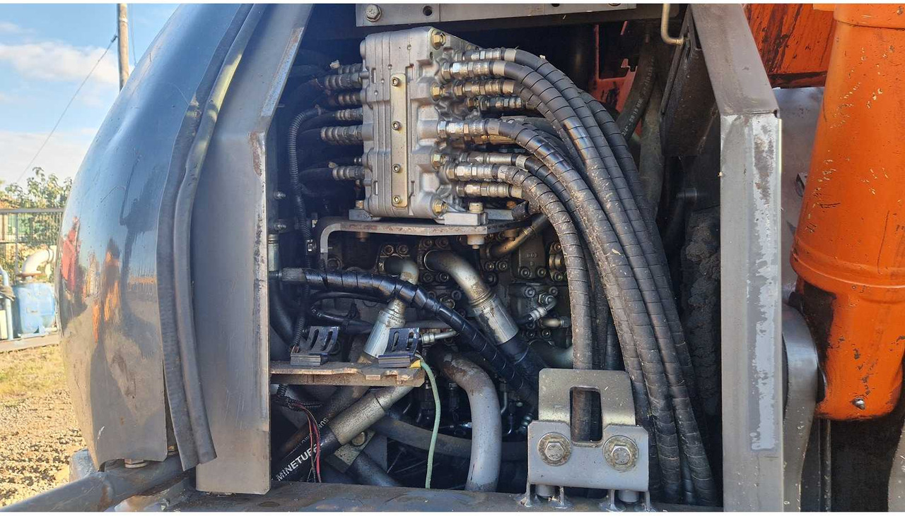 Bager HITACHI - ZAXIS 225 - TRACKED EXCAVATOR - 2006: slika Bager HITACHI - ZAXIS 225 - TRACKED EXCAVATOR - 2006