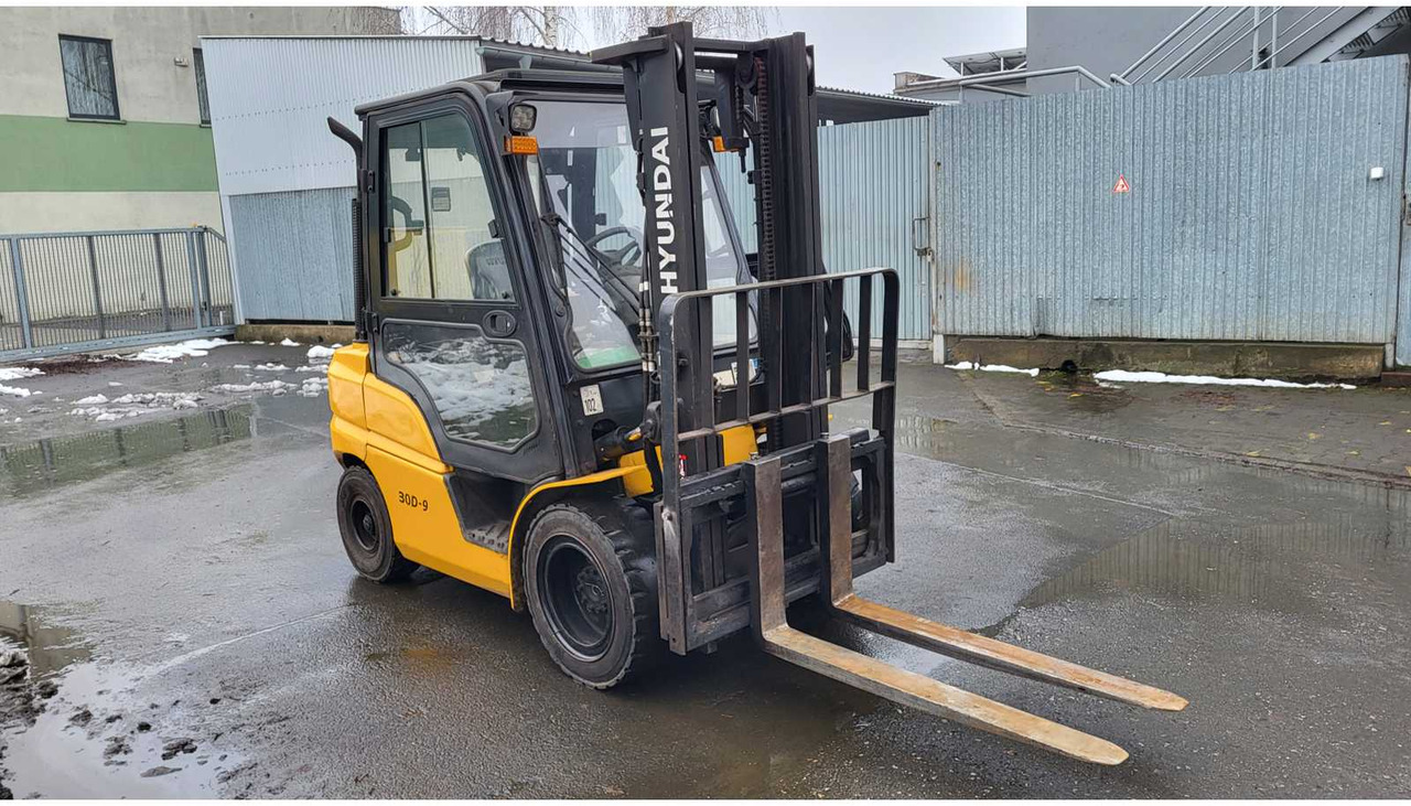 HYUNDAI 30D-9 DISEL FORKLIFT - Viličar: slika HYUNDAI 30D-9 DISEL FORKLIFT - Viličar HYUNDAI 30D-9 DISEL FORKLIFT - Viličar: slika HYUNDAI 30D-9 DISEL FORKLIFT - Viličar