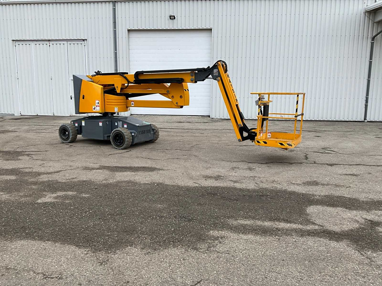 Haulotte HA15IP - Podizna platforma: slika Haulotte HA15IP - Podizna platforma Haulotte HA15IP - Podizna platforma: slika Haulotte HA15IP - Podizna platforma