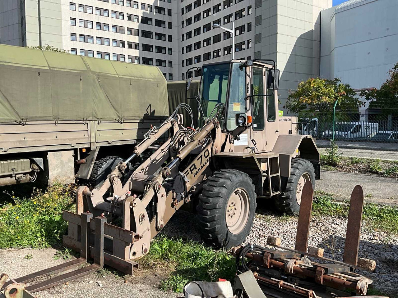 Hitachi FR 70PL Radlader mit Zubehör - Utovarivač na kotačima: slika Hitachi FR 70PL Radlader mit Zubehör - Utovarivač na kotačima Hitachi FR 70PL Radlader mit Zubehör - Utovarivač na kotačima: slika Hitachi FR 70PL Radlader mit Zubehör - Utovarivač na kotačima