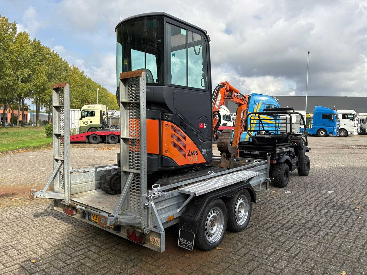 Hitachi HITACHI - ZX17U-2 - MINI EXCAVATOR INCL. ADHERENT - Mini bager: slika Hitachi HITACHI - ZX17U-2 - MINI EXCAVATOR INCL. ADHERENT - Mini bager Hitachi HITACHI - ZX17U-2 - MINI EXCAVATOR INCL. ADHERENT - Mini bager: slika Hitachi HITACHI - ZX17U-2 - MINI EXCAVATOR INCL. ADHERENT - Mini bager