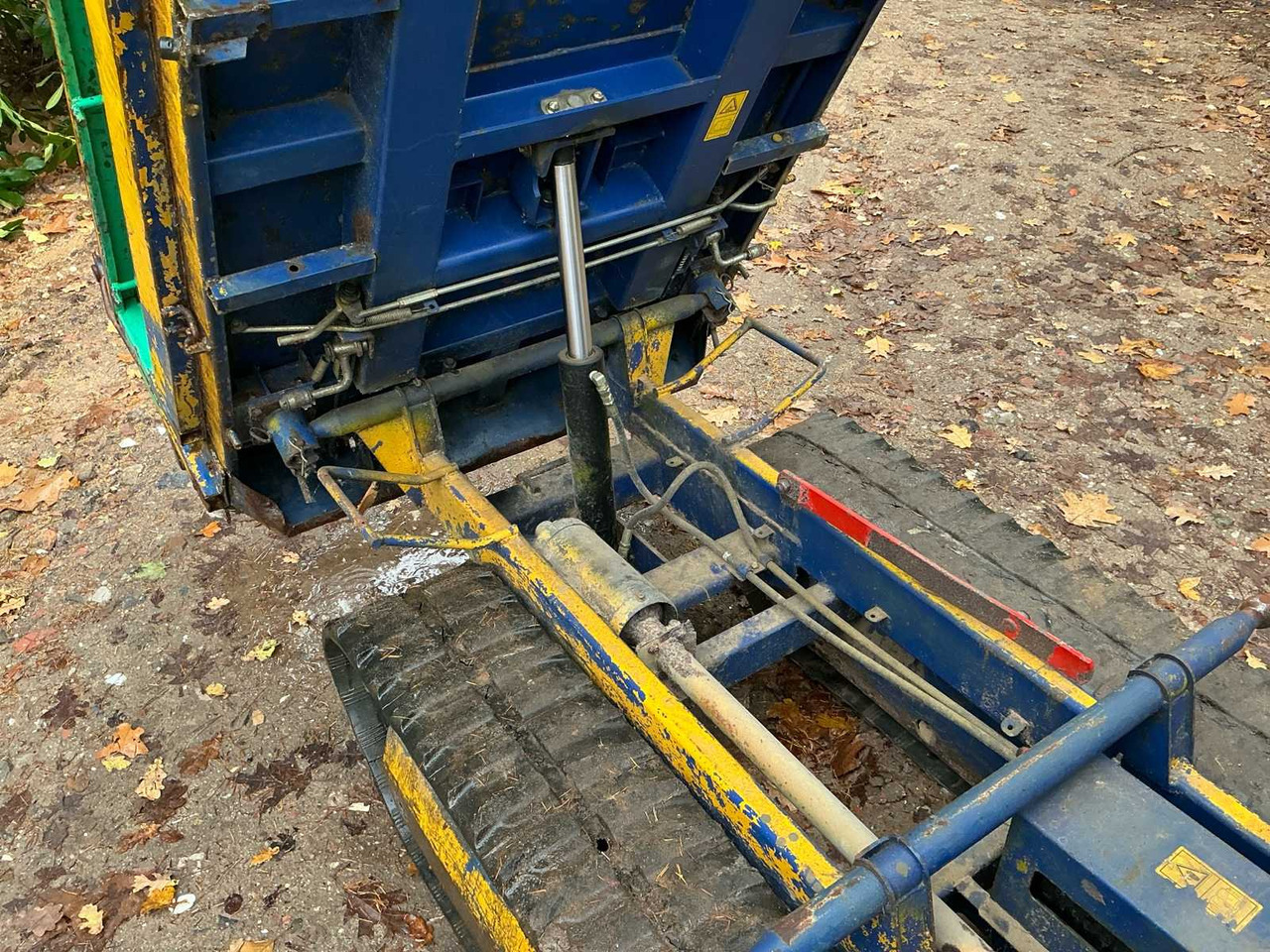 Istovarivač Huki HUKI 120H DUMPER: slika Istovarivač Huki HUKI 120H DUMPER Istovarivač Huki HUKI 120H DUMPER: slika Istovarivač Huki HUKI 120H DUMPER