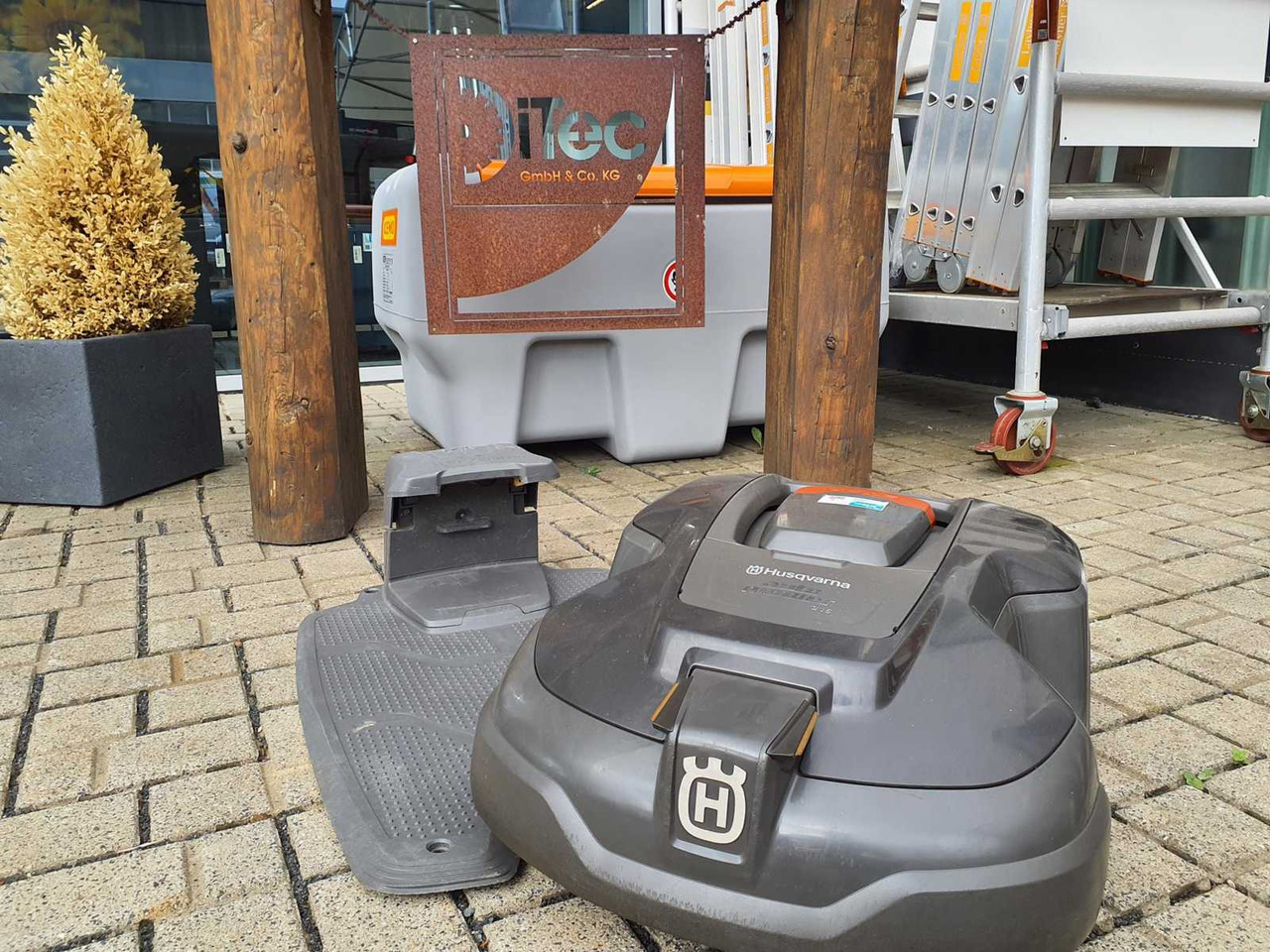 Husqvarna Automower 315 - Vrtna kosilica: slika Husqvarna Automower 315 - Vrtna kosilica Husqvarna Automower 315 - Vrtna kosilica: slika Husqvarna Automower 315 - Vrtna kosilica