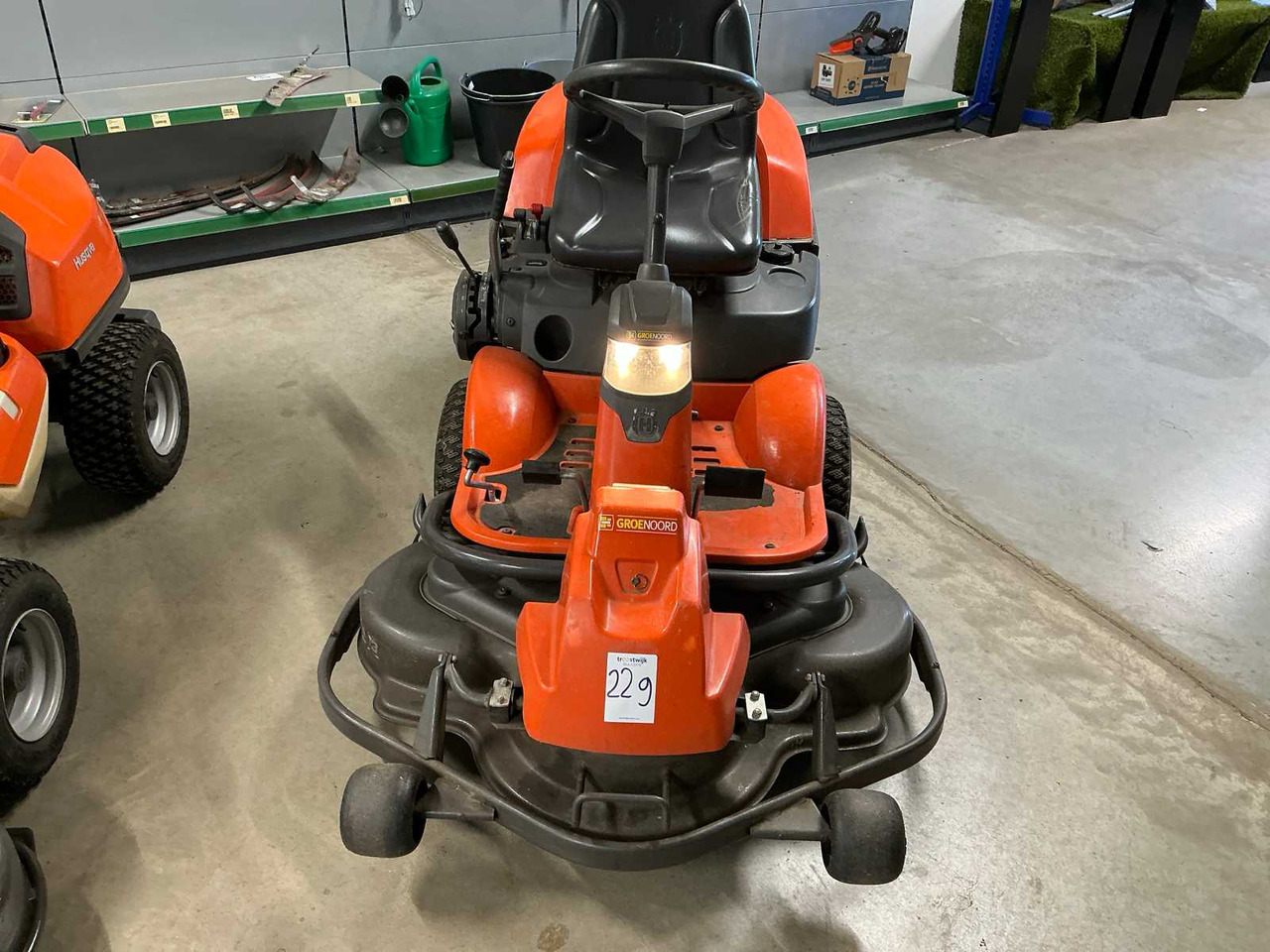 Husqvarna R15V2 - Vrtna kosilica: slika Husqvarna R15V2 - Vrtna kosilica Husqvarna R15V2 - Vrtna kosilica: slika Husqvarna R15V2 - Vrtna kosilica
