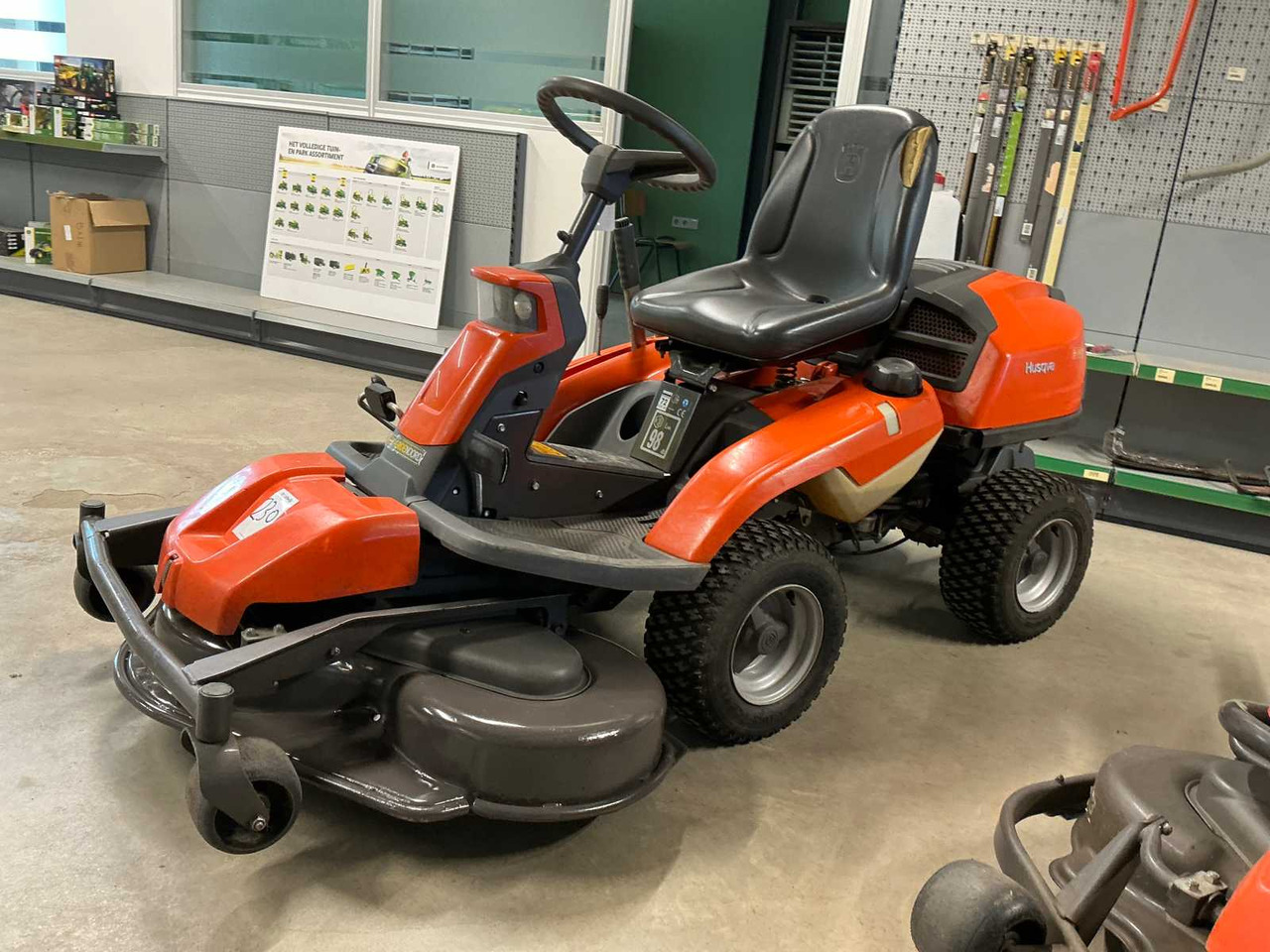 Husqvarna R316T - Vrtna kosilica: slika Husqvarna R316T - Vrtna kosilica Husqvarna R316T - Vrtna kosilica: slika Husqvarna R316T - Vrtna kosilica