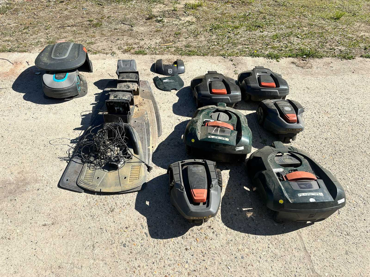 Husqvarna + gardena divers - Vrtna kosilica: slika Husqvarna + gardena divers - Vrtna kosilica Husqvarna + gardena divers - Vrtna kosilica: slika Husqvarna + gardena divers - Vrtna kosilica