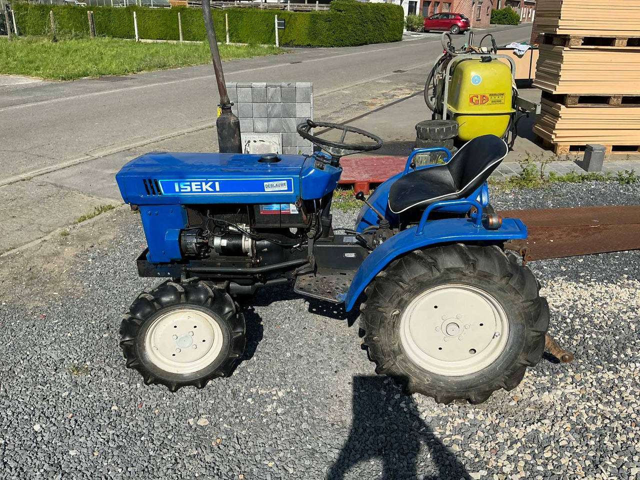 Iseki TX1300F - Mali traktor: slika Iseki TX1300F - Mali traktor Iseki TX1300F - Mali traktor: slika Iseki TX1300F - Mali traktor