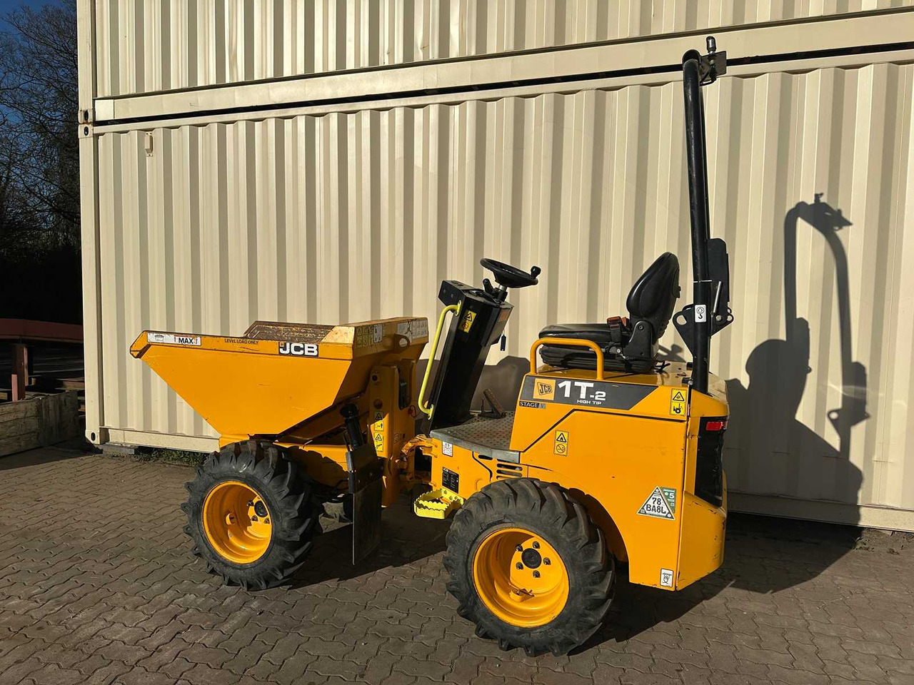 JCB 1T-2 High Tip - Istovarivač: slika JCB 1T-2 High Tip - Istovarivač JCB 1T-2 High Tip - Istovarivač: slika JCB 1T-2 High Tip - Istovarivač