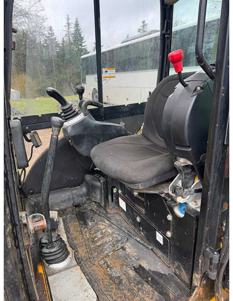 JCB - 2015 - 8025 - MINI EXCAVATOR - Mini bager: slika JCB - 2015 - 8025 - MINI EXCAVATOR - Mini bager JCB - 2015 - 8025 - MINI EXCAVATOR - Mini bager: slika JCB - 2015 - 8025 - MINI EXCAVATOR - Mini bager
