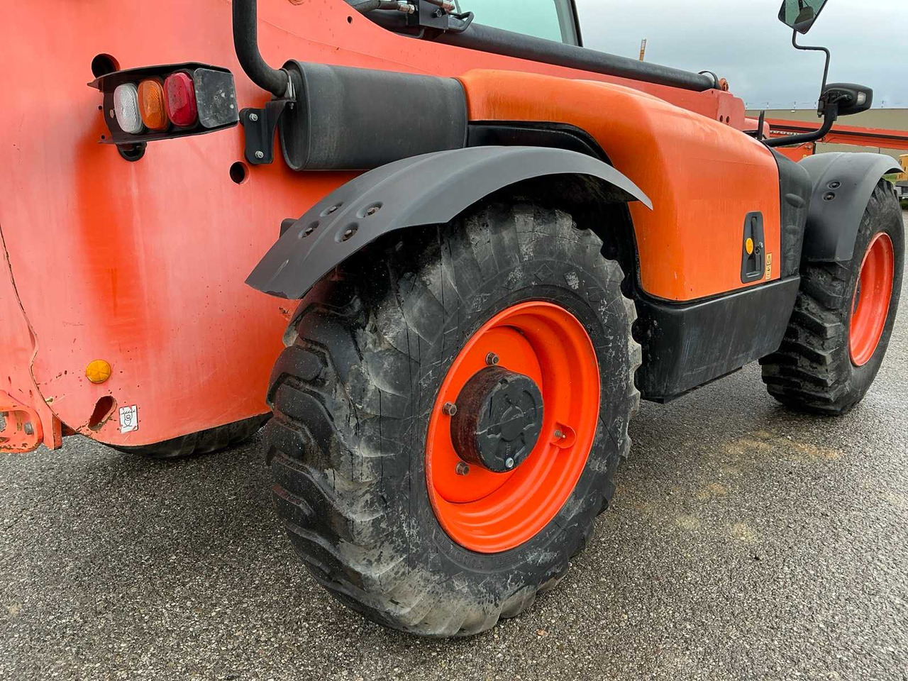 JCB 535-95 - Mini utovarivač: slika JCB 535-95 - Mini utovarivač JCB 535-95 - Mini utovarivač: slika JCB 535-95 - Mini utovarivač