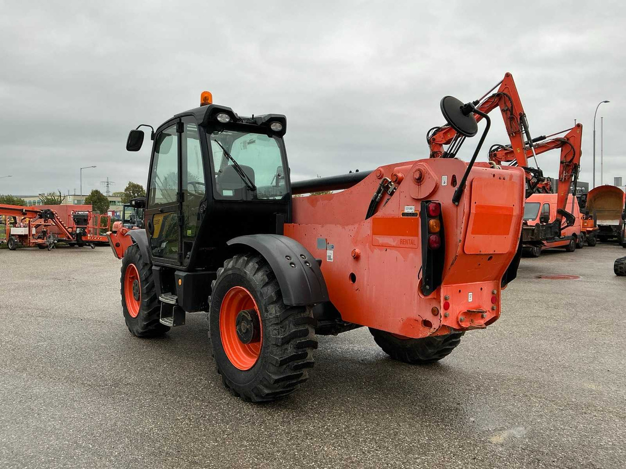 JCB 540-140 - Mini utovarivač: slika JCB 540-140 - Mini utovarivač JCB 540-140 - Mini utovarivač: slika JCB 540-140 - Mini utovarivač