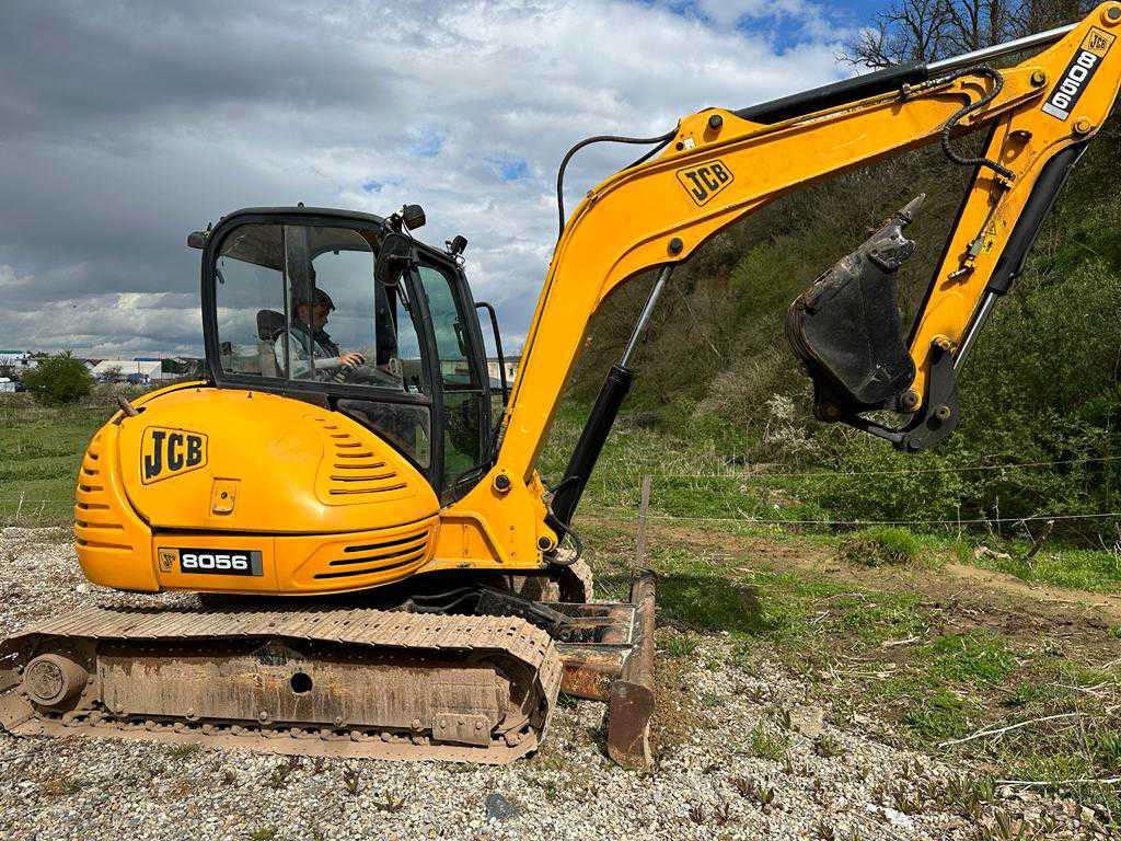 JCB 8056 - TRACKED EXCAVATOR - 2011 - Bager: slika JCB 8056 - TRACKED EXCAVATOR - 2011 - Bager JCB 8056 - TRACKED EXCAVATOR - 2011 - Bager: slika JCB 8056 - TRACKED EXCAVATOR - 2011 - Bager