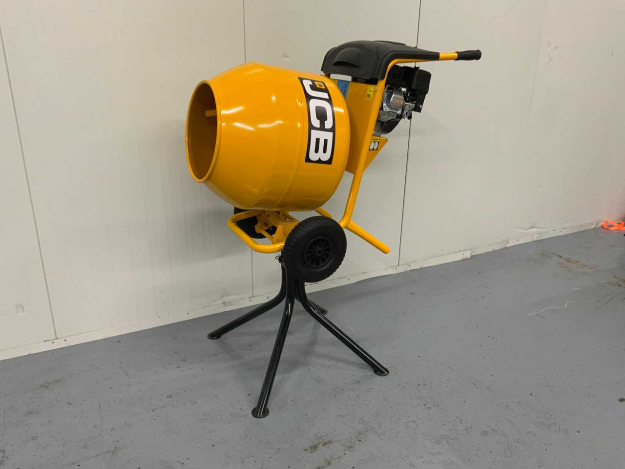 JCB CM150P - Automješalica: slika JCB CM150P - Automješalica JCB CM150P - Automješalica: slika JCB CM150P - Automješalica