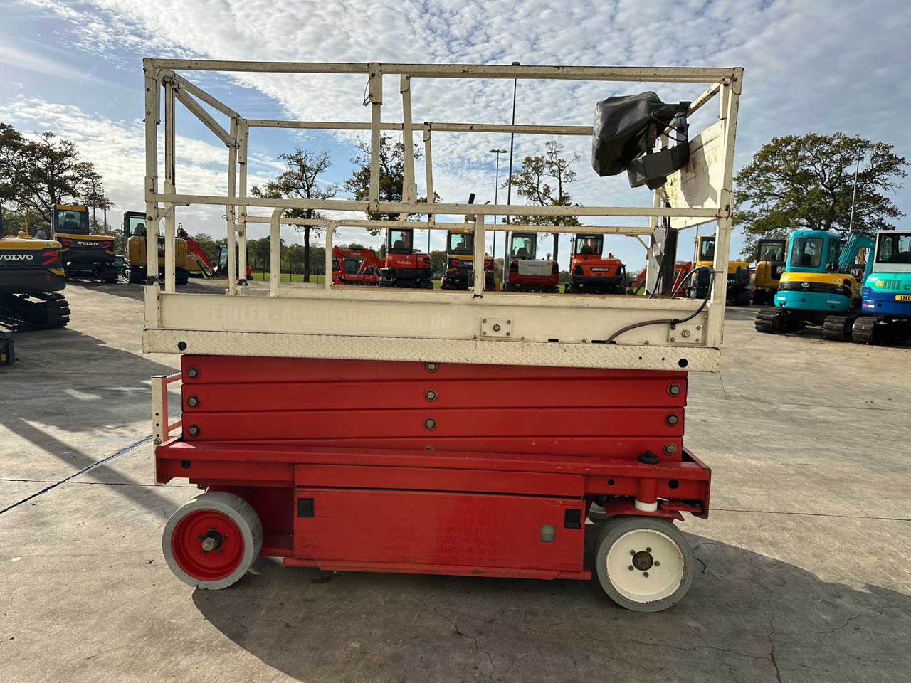 JLG - 2002 - 2646 - AERIAL PLATFORM - SCISSOR LIFT - Podizna platforma: slika JLG - 2002 - 2646 - AERIAL PLATFORM - SCISSOR LIFT - Podizna platforma JLG - 2002 - 2646 - AERIAL PLATFORM - SCISSOR LIFT - Podizna platforma: slika JLG - 2002 - 2646 - AERIAL PLATFORM - SCISSOR LIFT - Podizna platforma