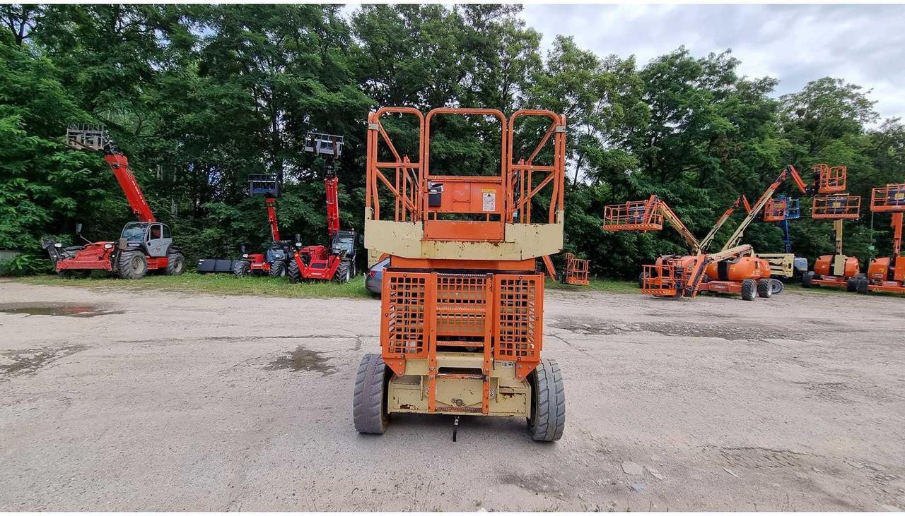 JLG 4069LE - Podizna platforma: slika JLG 4069LE - Podizna platforma JLG 4069LE - Podizna platforma: slika JLG 4069LE - Podizna platforma