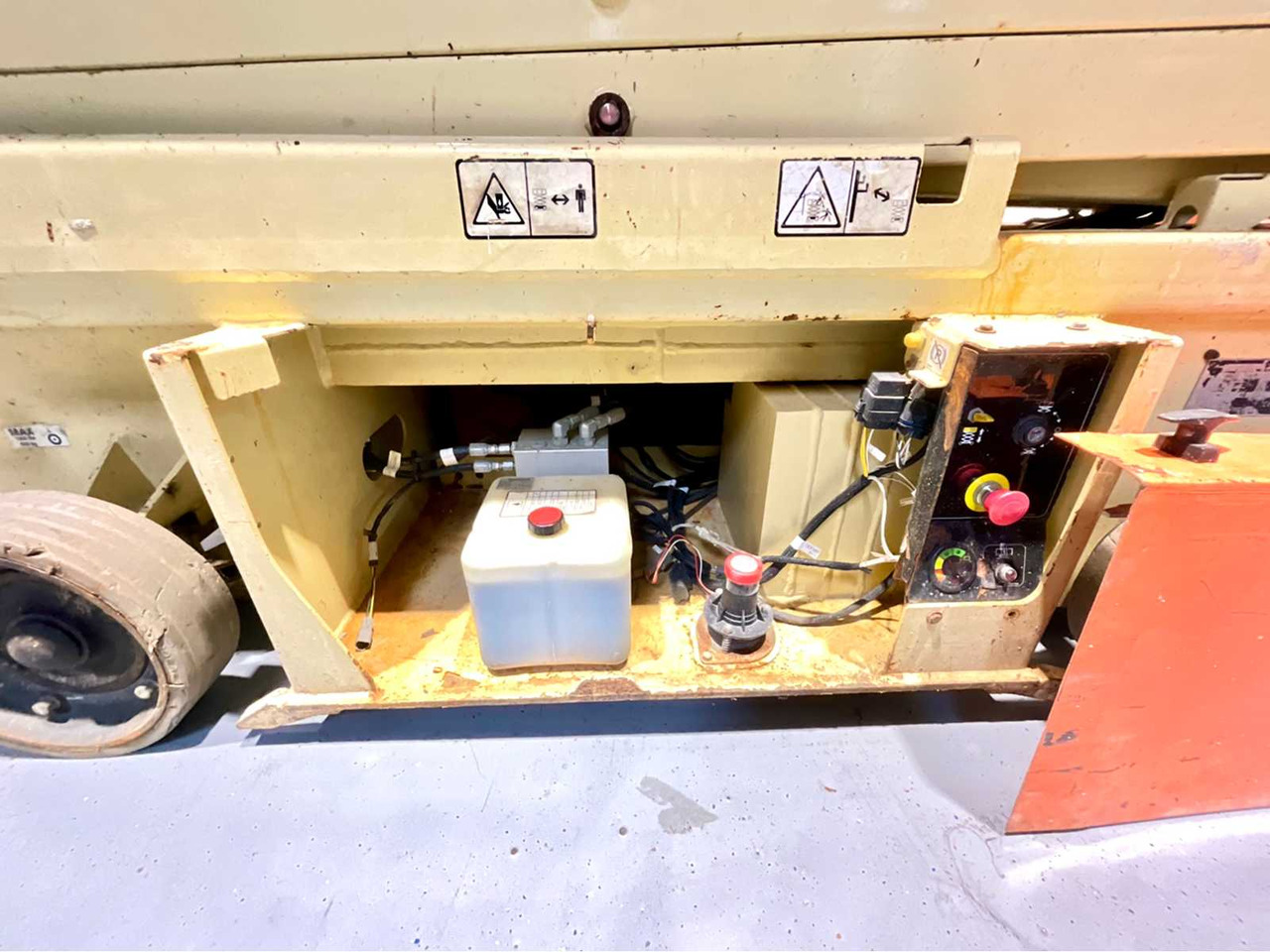 JLG -6RS - AERIAL PLATFORM, 2015, WORKING HEIGHT 7.8 METERS, 279 HOURS, SCISSOR LIFT EXTENDABLE - Podizna platforma: slika JLG -6RS - AERIAL PLATFORM, 2015, WORKING HEIGHT 7.8 METERS, 279 HOURS, SCISSOR LIFT EXTENDABLE - Podizna platforma JLG -6RS - AERIAL PLATFORM, 2015, WORKING HEIGHT 7.8 METERS, 279 HOURS, SCISSOR LIFT EXTENDABLE - Podizna platforma: slika JLG -6RS - AERIAL PLATFORM, 2015, WORKING HEIGHT 7.8 METERS, 279 HOURS, SCISSOR LIFT EXTENDABLE - Podizna platforma