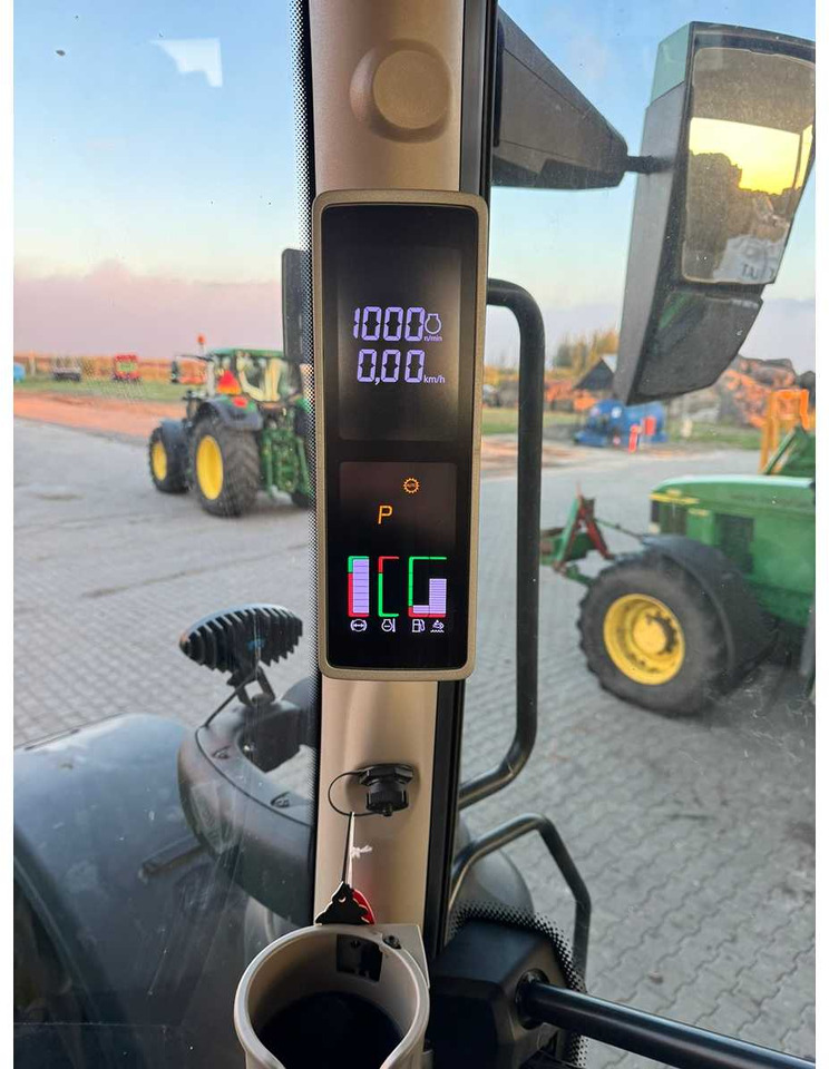 JOHN DEERE 6R 250 - E18 - Traktor: slika JOHN DEERE 6R 250 - E18 - Traktor JOHN DEERE 6R 250 - E18 - Traktor: slika JOHN DEERE 6R 250 - E18 - Traktor