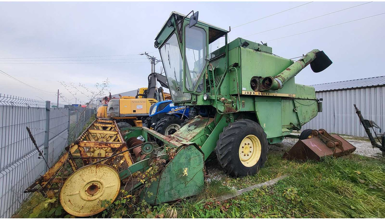 JOHN DEERE 950 COMBINE HARVESTER - Kombajn za žetvu: slika JOHN DEERE 950 COMBINE HARVESTER - Kombajn za žetvu JOHN DEERE 950 COMBINE HARVESTER - Kombajn za žetvu: slika JOHN DEERE 950 COMBINE HARVESTER - Kombajn za žetvu