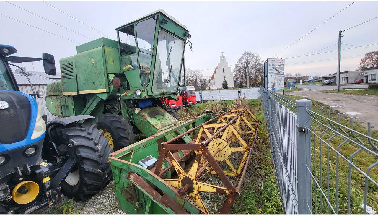JOHN DEERE 950 COMBINE HARVESTER - Kombajn za žetvu: slika JOHN DEERE 950 COMBINE HARVESTER - Kombajn za žetvu JOHN DEERE 950 COMBINE HARVESTER - Kombajn za žetvu: slika JOHN DEERE 950 COMBINE HARVESTER - Kombajn za žetvu