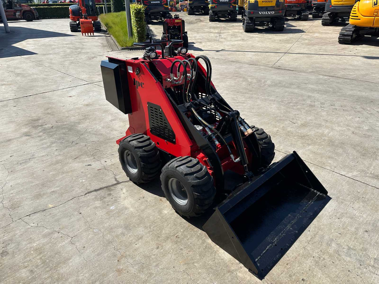 JPC HT320 - Mini utovarivač: slika JPC HT320 - Mini utovarivač JPC HT320 - Mini utovarivač: slika JPC HT320 - Mini utovarivač